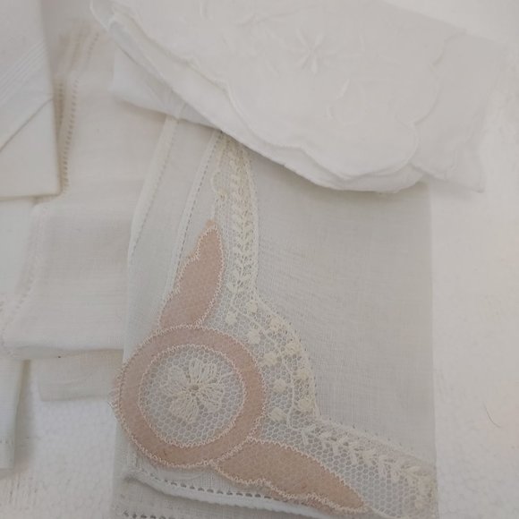 5 vintage embroidered handkerchief's - Picture 3 of 7